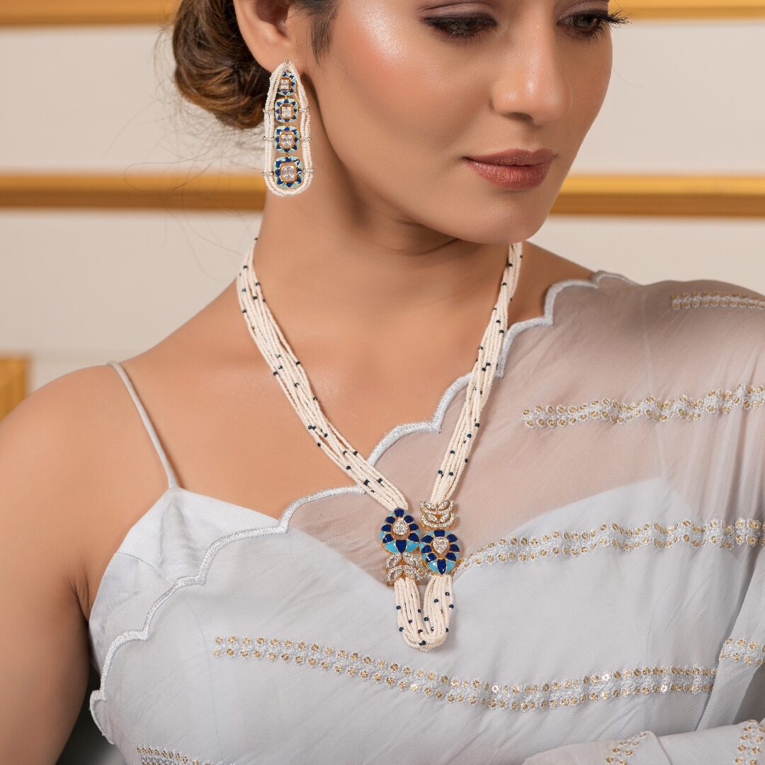 CLASS WITH SIMPLICITY PENDANT