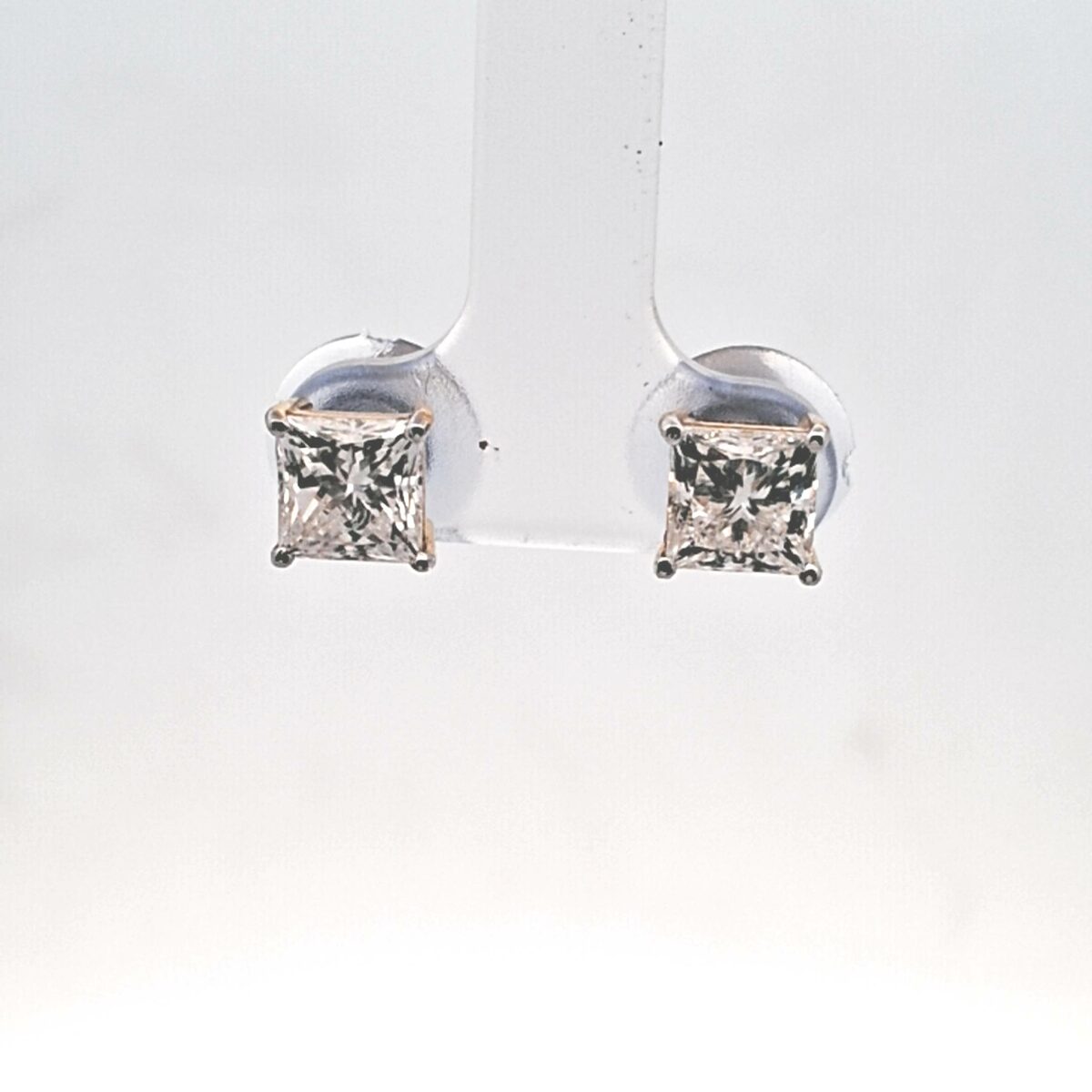 EARRING