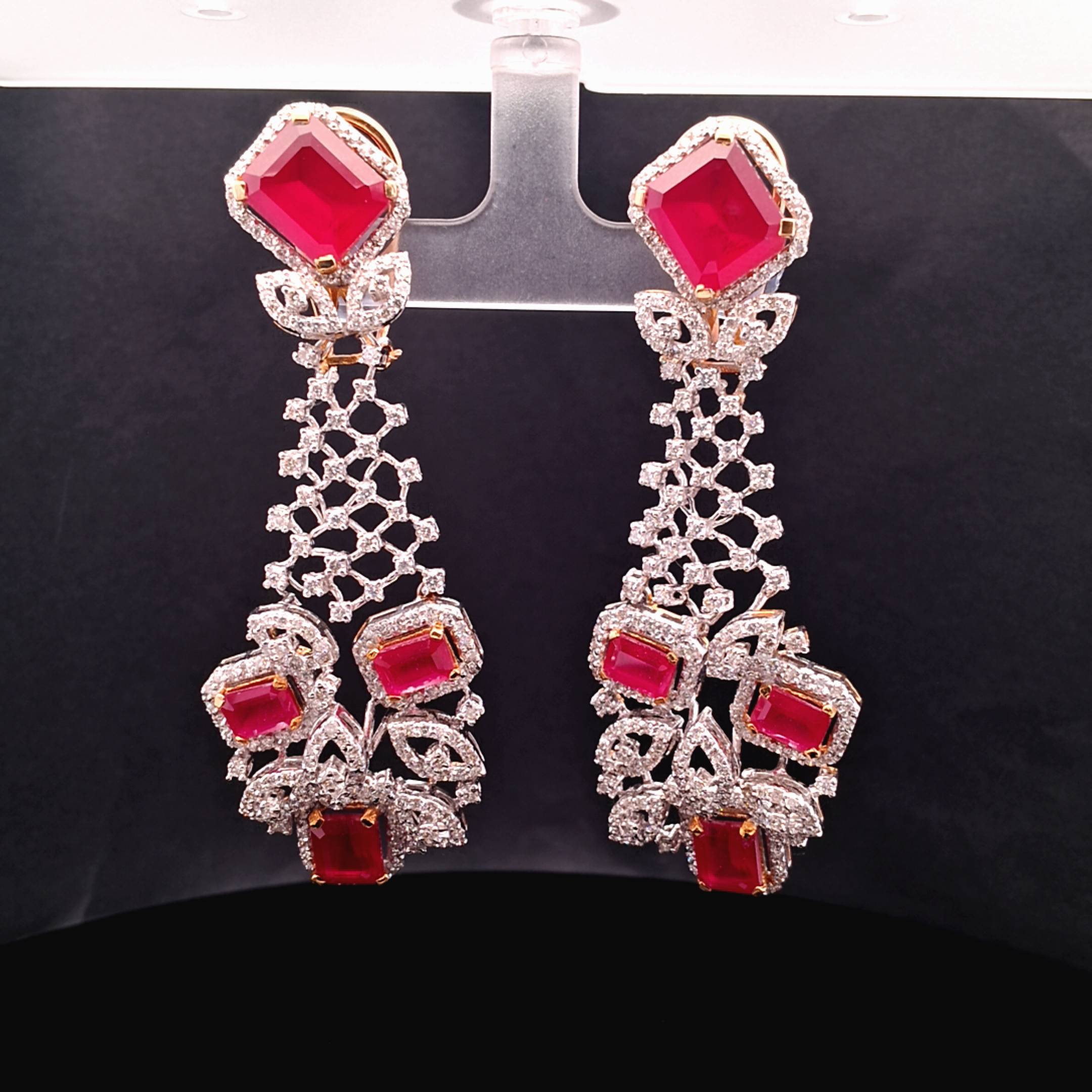 EARRING